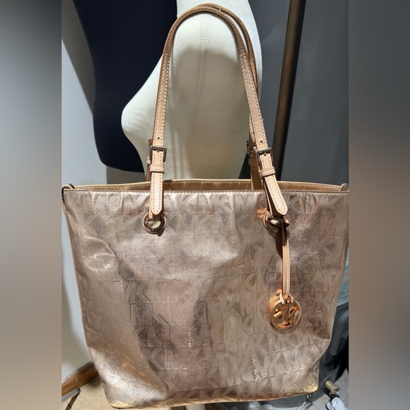 Michael Kors | monogram metallic tote bag. - Picture 15 of 16